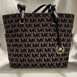 MICHAEL KORS Black and Brown Signature Tote with Gold Charm